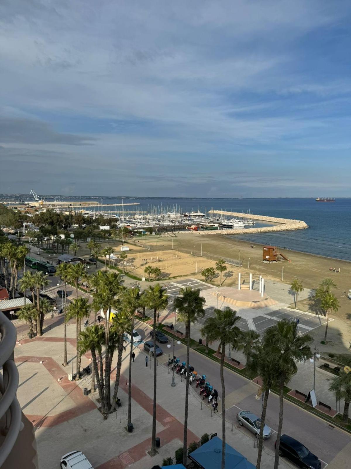 11 Suites - Golden Sunrise Suite Larnaca Exterior photo